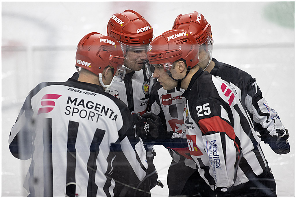 PENNY DEL;  Koelner Haie - Adler Mannheim; Koeln, 08.04.2021